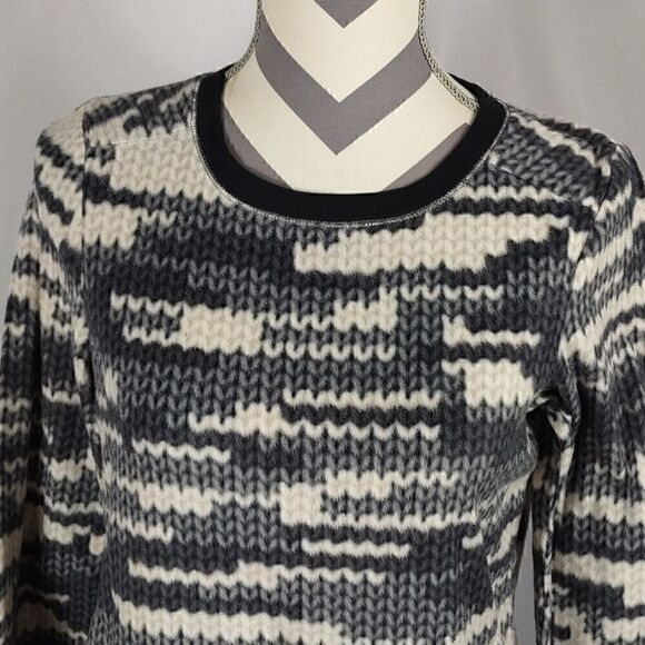 Vera Wang Sweatshirt    - Picture 2 of 6